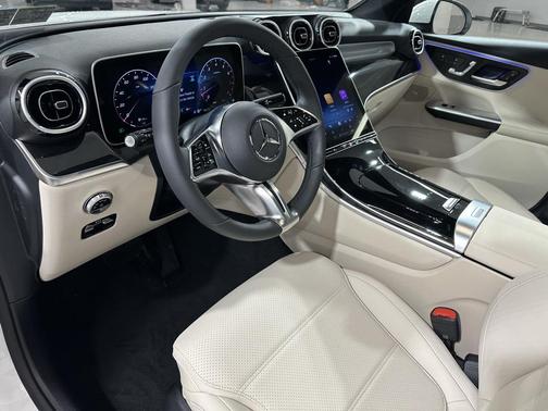 2026 Mercedes-Benz GLC 300 4MATIC