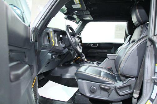 Carbonized Gray Metallic 2024 Ford Bronco Badlands
