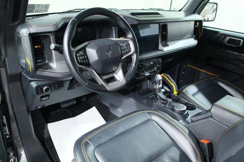 Carbonized Gray Metallic 2024 Ford Bronco Badlands