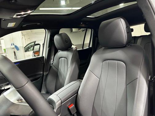 Polar White 2026 Mercedes-Benz GLB 250 4MATIC