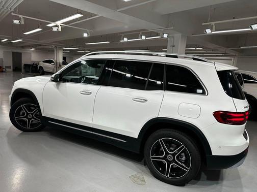 Polar White 2026 Mercedes-Benz GLB 250 4MATIC