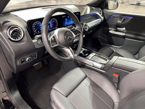 Night Black 2026 Mercedes-Benz GLB 250 4MATIC