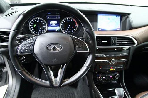 2018 INFINITI QX30 Premium