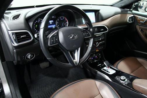 2018 INFINITI QX30 Premium
