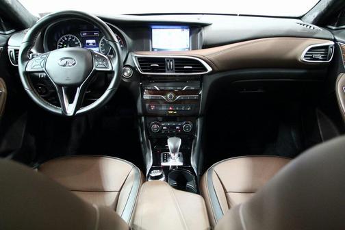 2018 INFINITI QX30 Premium