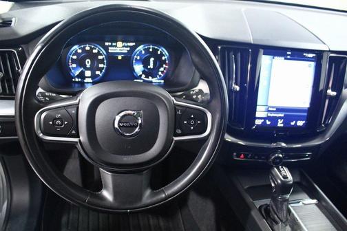 2018 Volvo XC60 T6 Momentum
