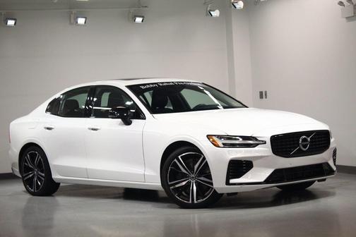 2022 Volvo S60 Recharge Plug-In Hybrid T8 R-Design Expression