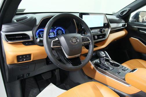 Wind Chill Pearl 2025 Toyota Highlander Hybrid Platinum
