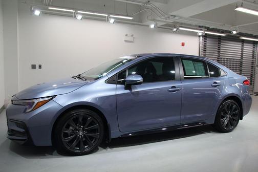 Celestite/Midnight Blk Me 2026 Toyota Corolla SE
