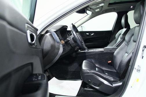 2021 Volvo XC60 Recharge Plug-In Hybrid T8 Inscription Expression