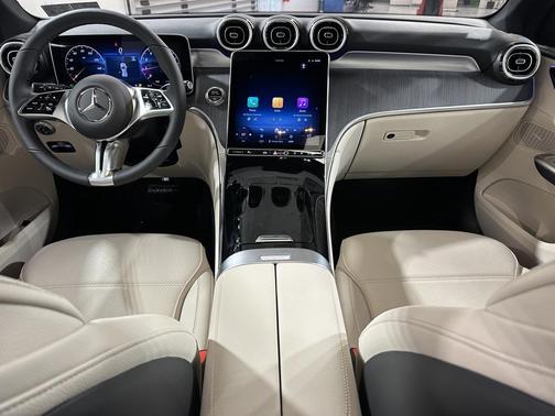 2026 Mercedes-Benz GLC 300 4MATIC