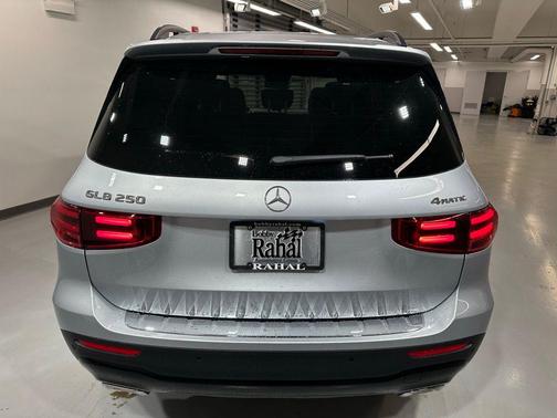 2026 Mercedes-Benz GLB 250 4MATIC