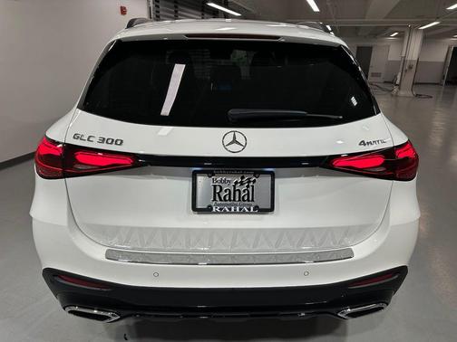 Polar White 2026 Mercedes-Benz GLC 300 4MATIC