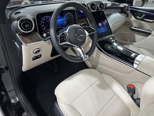 2026 Mercedes-Benz GLC 300 4MATIC