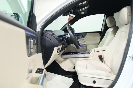 Polar White 2025 Mercedes-Benz GLB 250 4MATIC