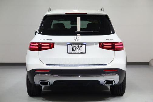 Polar White 2025 Mercedes-Benz GLB 250 4MATIC