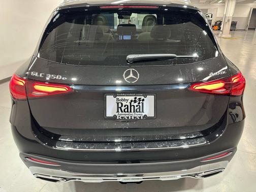 Obsidian Black 2027 Mercedes-Benz GLC 350e Base