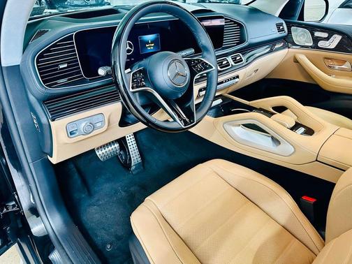 Obsidian Black 2026 Mercedes-Benz GLS 450 4MATIC