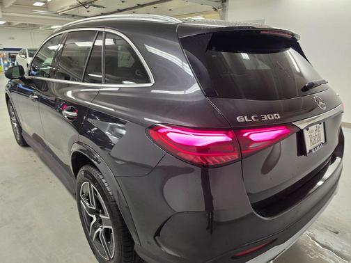 Graphite Grey M 2026 Mercedes-Benz GLC 300 4MATIC