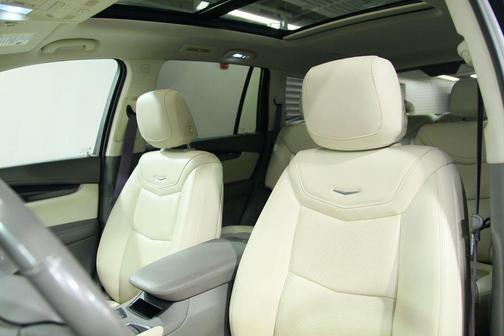 Stellar Black Metallic 2022 Cadillac XT6 Premium Luxury AWD