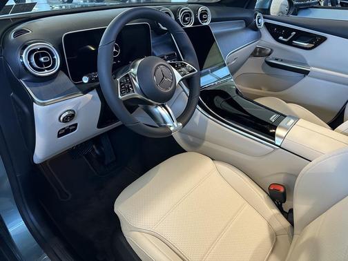2026 Mercedes-Benz GLC 300 4MATIC