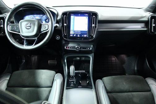 2021 Volvo XC40 T5 R-Design
