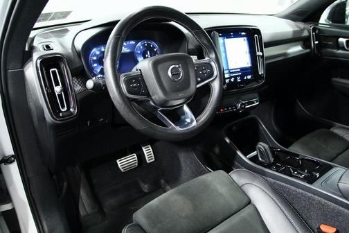 2021 Volvo XC40 T5 R-Design