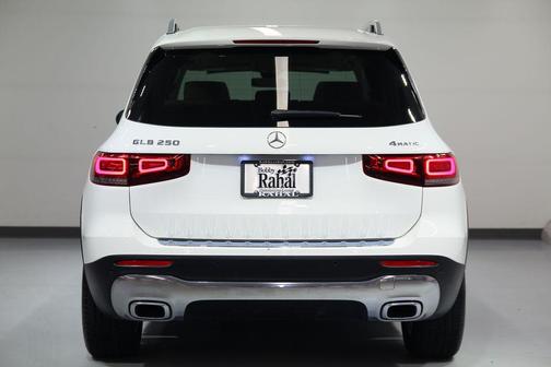Polar White 2023 Mercedes-Benz GLB 250 4MATIC