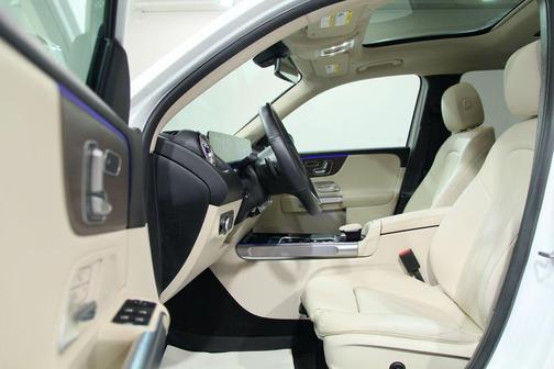 Polar White 2023 Mercedes-Benz GLB 250 4MATIC