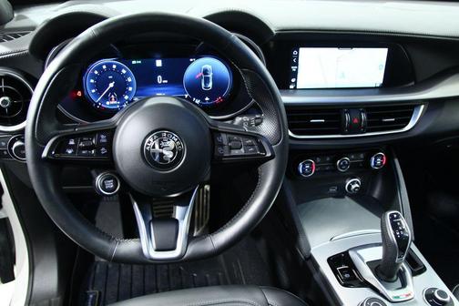 2024 Alfa Romeo Stelvio Ti
