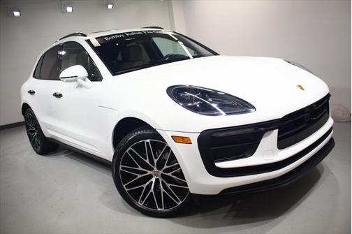 2023 Porsche Macan Base