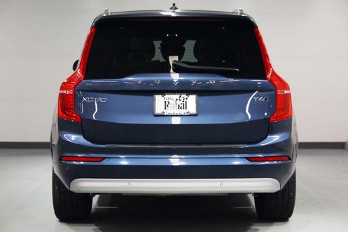 Denim Blue Metallic 2022 Volvo XC90 T6 Momentum