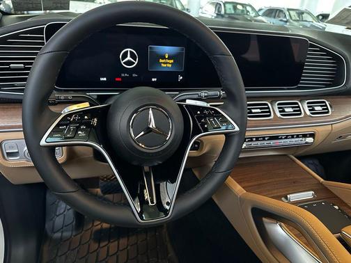 Moonlight White 2026 Mercedes-Benz GLE 580 4MATIC