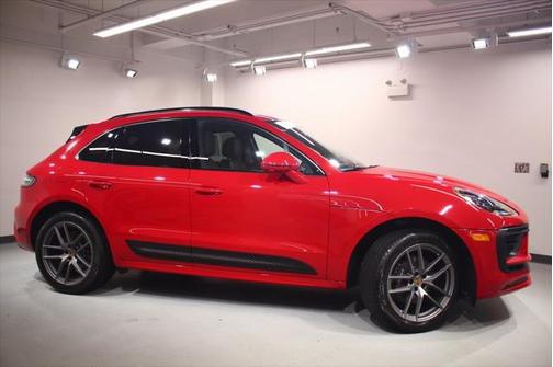 2022 Porsche Macan Base