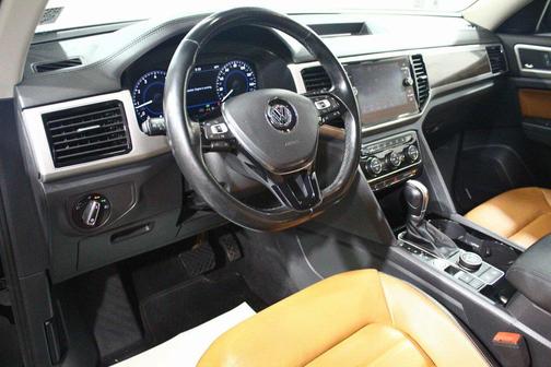 2018 Volkswagen Atlas 3.6L SEL Premium