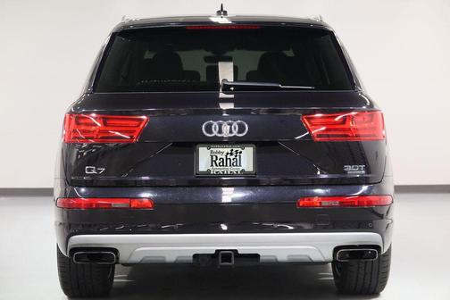 Orca Black Metallic 2018 Audi Q7 3.0T Prestige