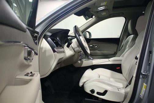 2025 Volvo XC90 B6 Ultra