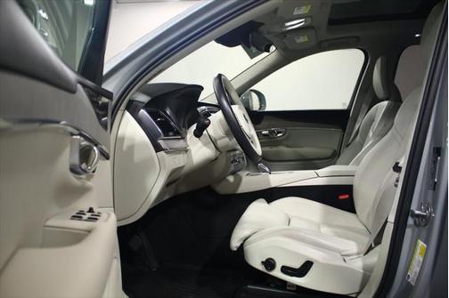 2025 Volvo XC90 B6 Ultra