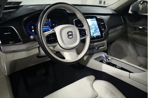 2025 Volvo XC90 B6 Ultra