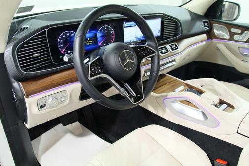 Polar White 2026 Mercedes-Benz GLS 450 4MATIC