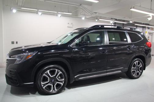 Crystal Black Silica 2024 Subaru Ascent Limited 7-Passenger