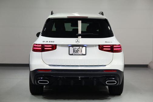 Polar White 2024 Mercedes-Benz GLB 250 4MATIC
