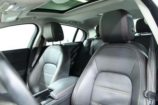 Fuji White 2019 Jaguar XE 25t Prestige