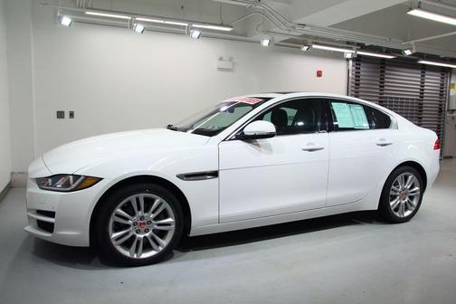 Fuji White 2019 Jaguar XE 25t Prestige