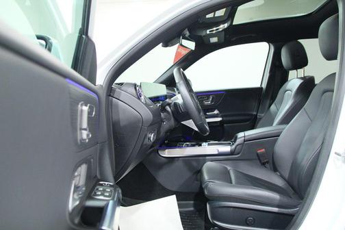 Polar White 2025 Mercedes-Benz GLB 250 4MATIC
