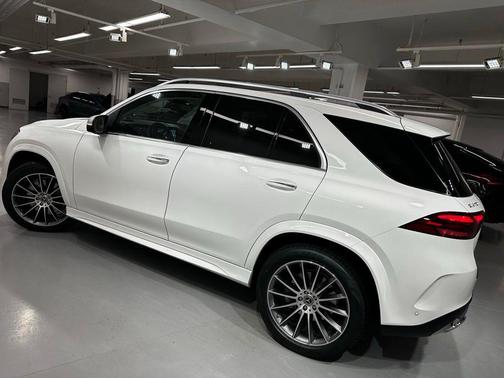 Polar White 2026 Mercedes-Benz GLE 450 4MATIC