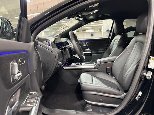Night Black 2026 Mercedes-Benz GLA 250 4MATIC