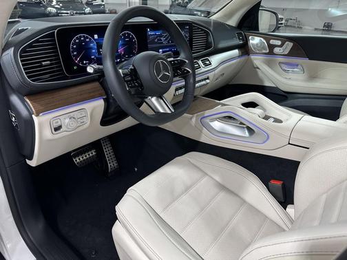 2026 Mercedes-Benz GLS 450 4MATIC