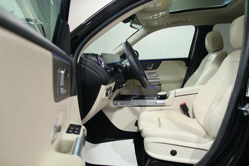 Night Black 2023 Mercedes-Benz GLB 250 4MATIC