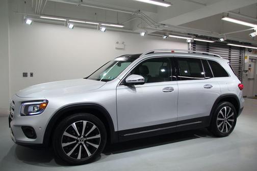 Iridium Silver Metallic 2023 Mercedes-Benz GLB 250 4MATIC